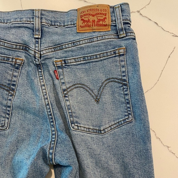 Levi’s Wedgie Straight Jean - Picture 4 of 7